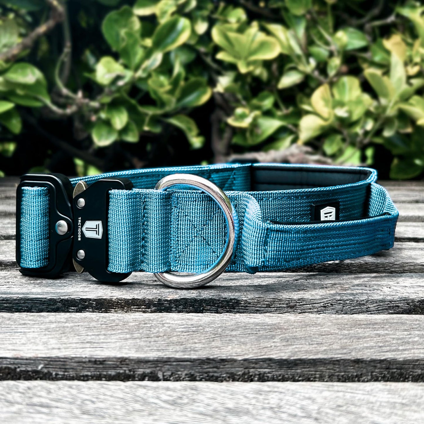 Collar Táctico para Perro Mediano y Grande - Acolchado con asa, Hebilla de Liberación Rápida y Ancho Antiahogamiento - Collar de Entrenamiento para Todo Tipo de Perros - Azul M